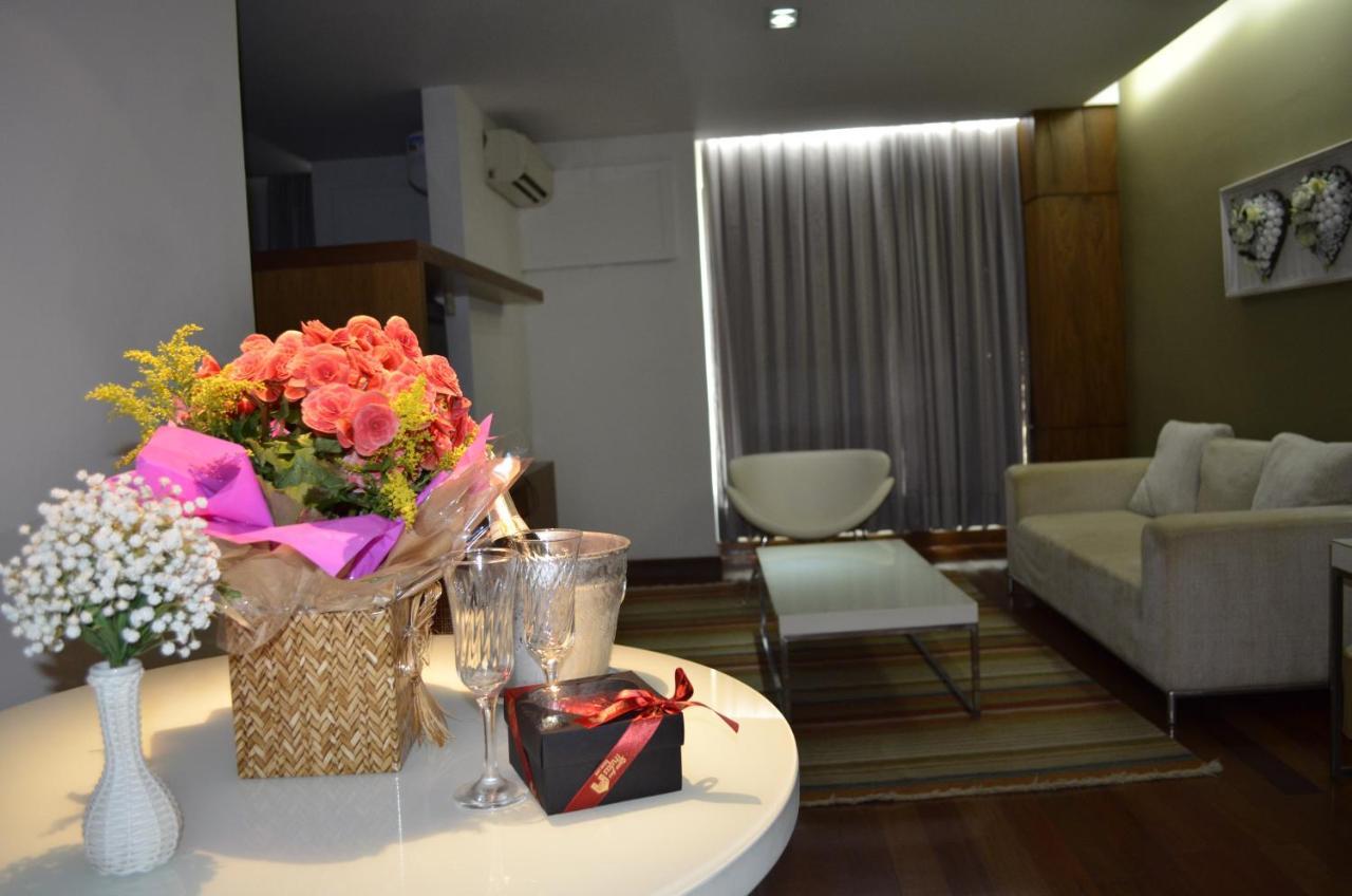Constantino Hotel E Eventos Juiz de Fora Exterior foto A living room in a condominium